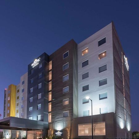 Microtel Inn & Suites By Wyndham Guadalajara Sur Palomar Eksteriør bilde