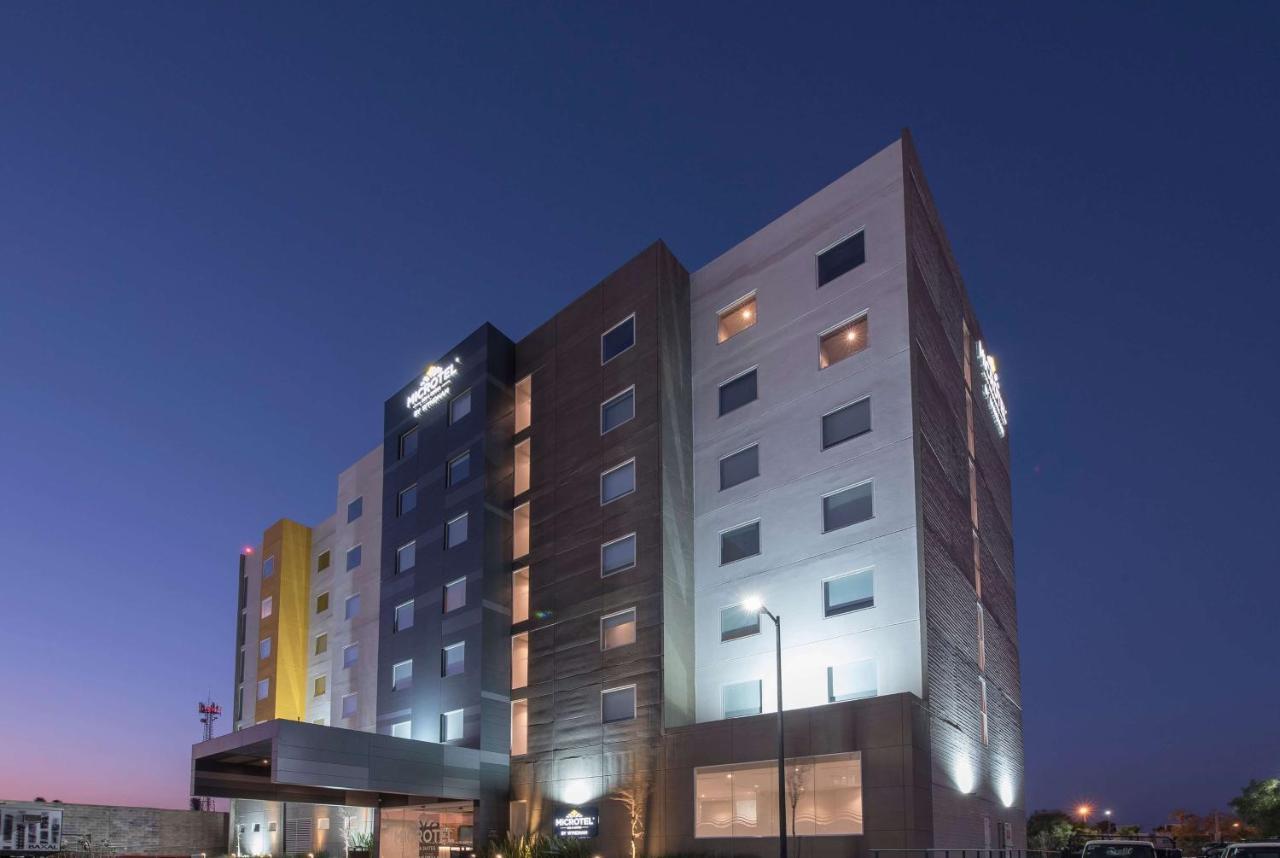 Microtel Inn & Suites By Wyndham Guadalajara Sur Palomar Eksteriør bilde